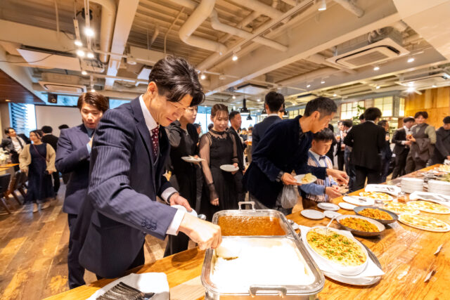 ウェディングパーティ,ウェディング,会費制,パーティ,令和婚,カジュアル,カジュアルウェディング,1.5次会,2次会,披露宴,挙式,結婚式,オリジナルウェディング,人前式,挙式,友人のみ,立食,半立食,立食パーティ