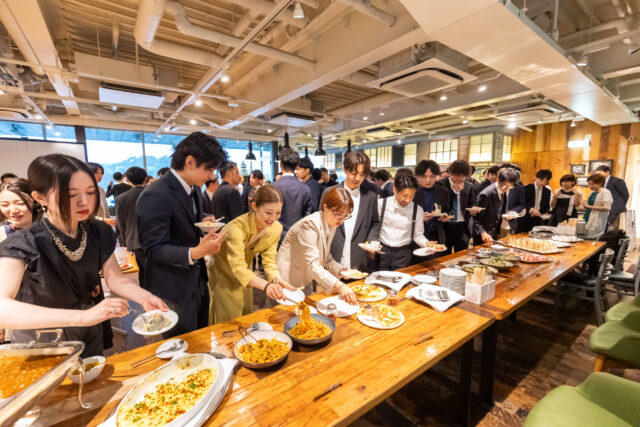 ウェディングパーティ,ウェディング,会費制,パーティ,令和婚,カジュアル,カジュアルウェディング,1.5次会,2次会,披露宴,挙式,結婚式,オリジナルウェディング,人前式,挙式,友人のみ,立食,半立食,立食パーティ